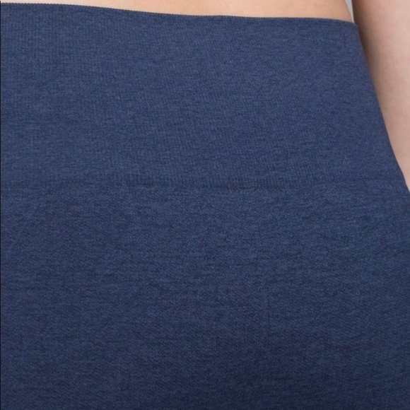 Sz4 Lululemon In The Flow Crop II in heathered deep navy EUC - Picture 7 of 13